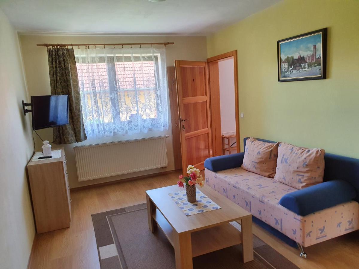 Privat Bartky Apartment Vrbov Exterior foto