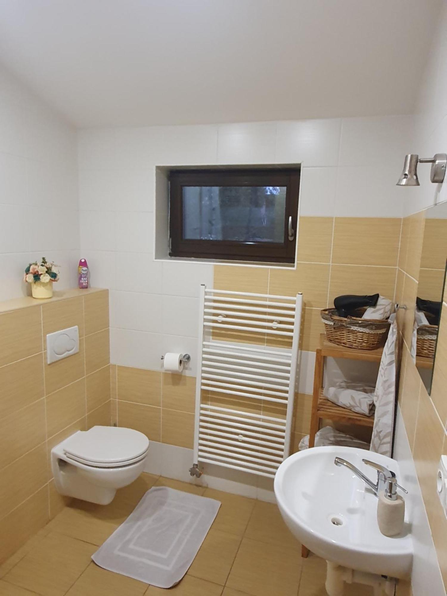 Privat Bartky Apartment Vrbov Exterior foto